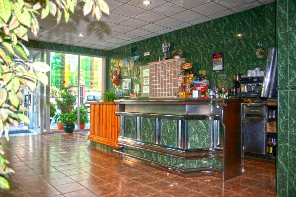 Hostal La Casa De Enfrente Malaga Luaran gambar