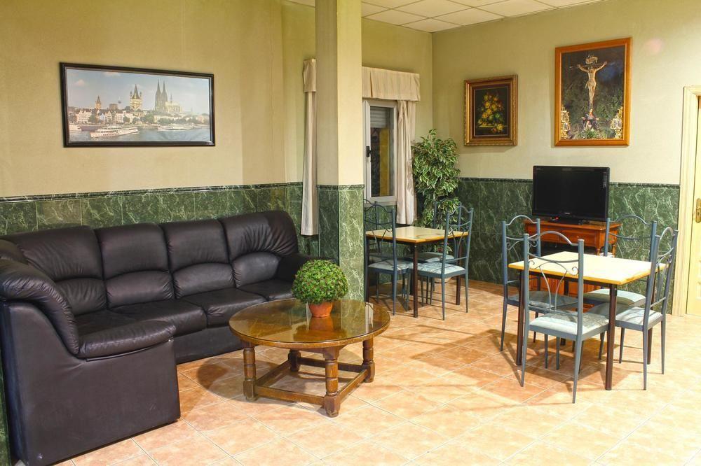 Hostal La Casa De Enfrente Malaga Luaran gambar