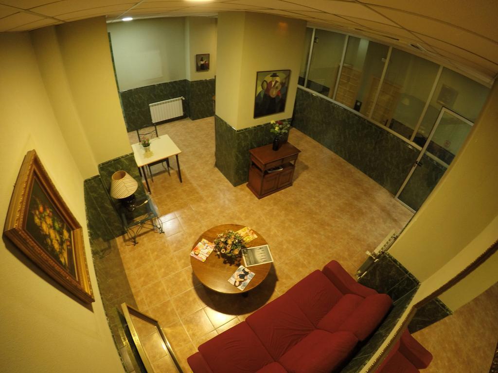 Hostal La Casa De Enfrente Malaga Luaran gambar
