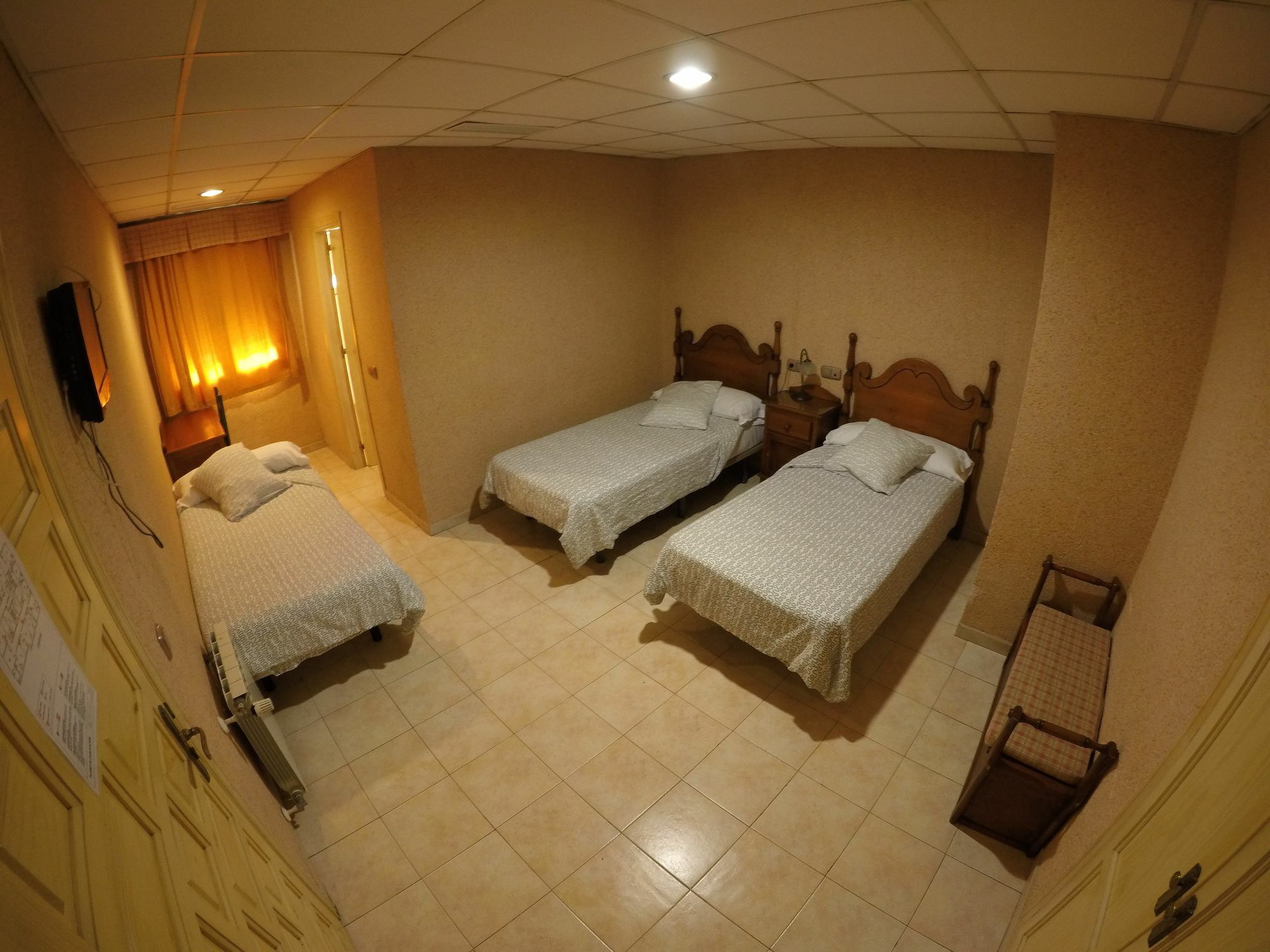 Hostal La Casa De Enfrente Malaga Luaran gambar