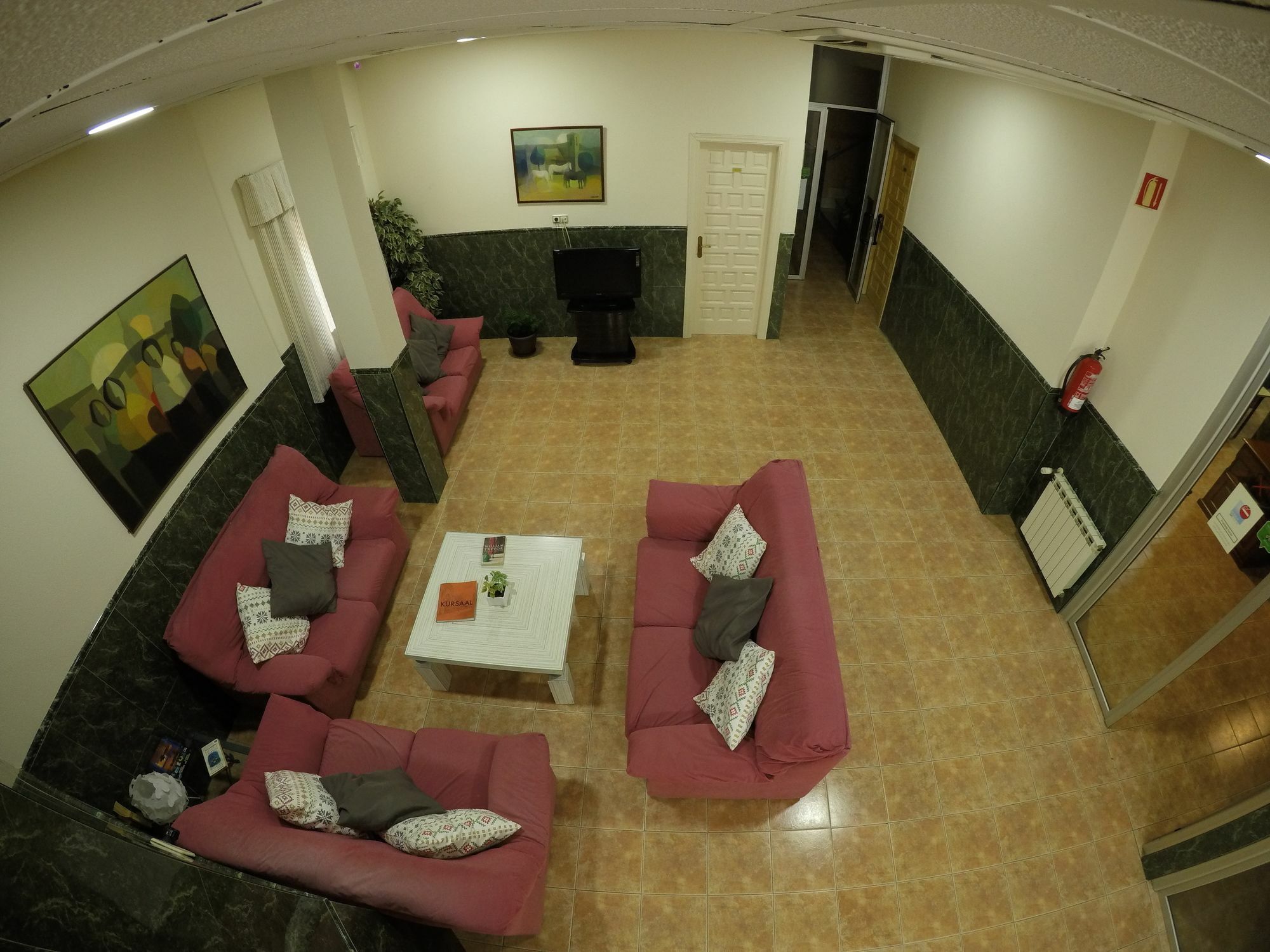 Hostal La Casa De Enfrente Malaga Luaran gambar