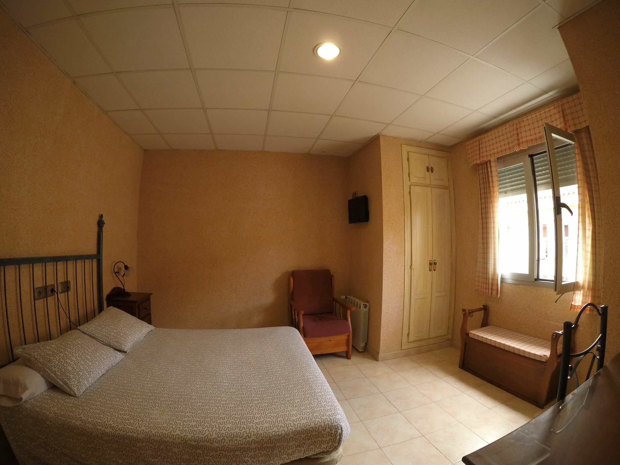 Hostal La Casa De Enfrente Malaga Luaran gambar