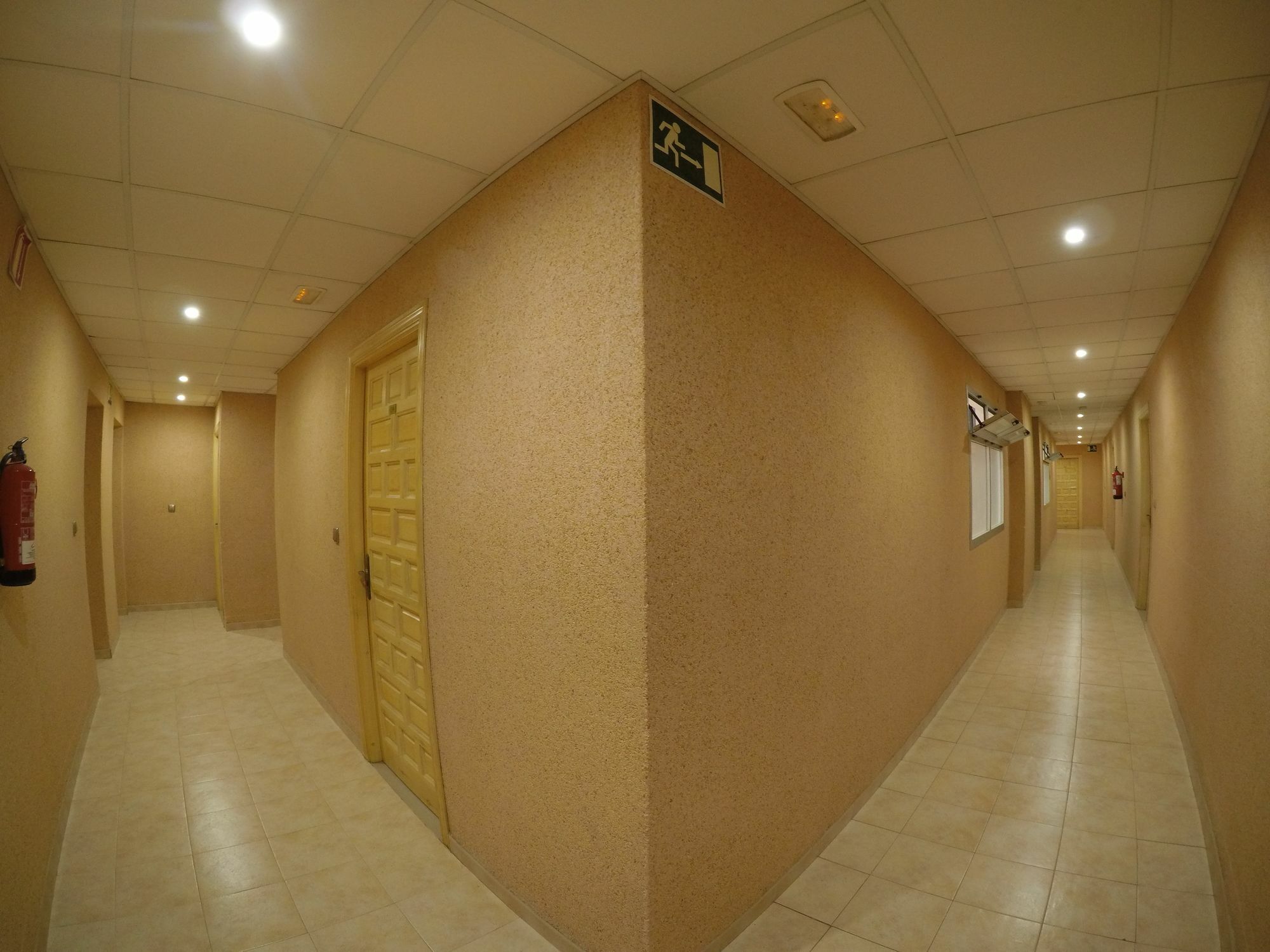 Hostal La Casa De Enfrente Malaga Luaran gambar