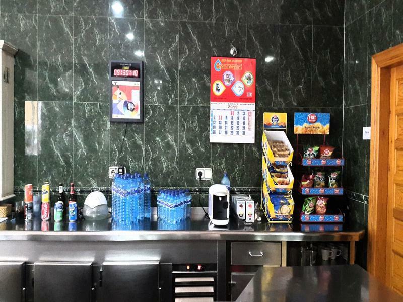 Hostal La Casa De Enfrente Malaga Luaran gambar