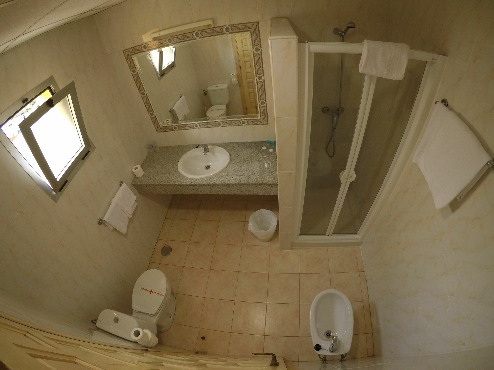 Hostal La Casa De Enfrente Malaga Luaran gambar